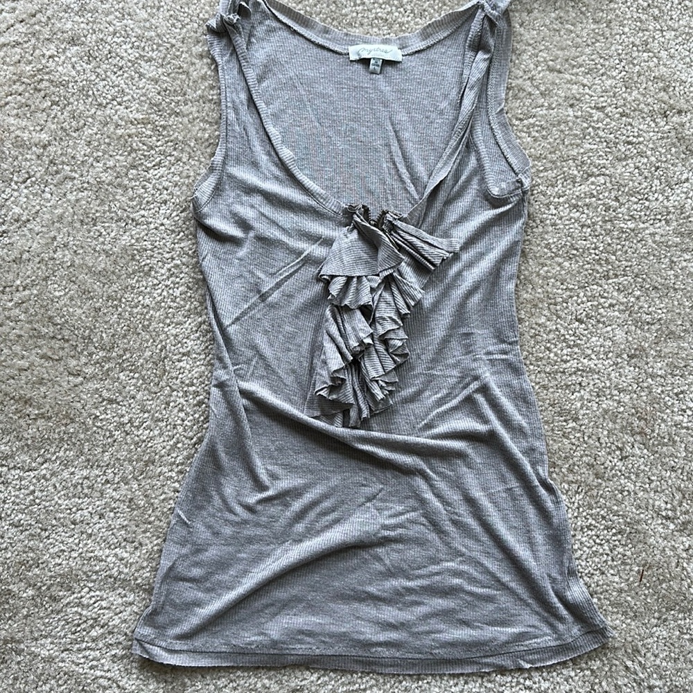 Frill tank